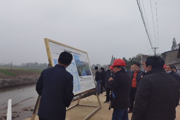 视察现场-双河口_副本.jpg