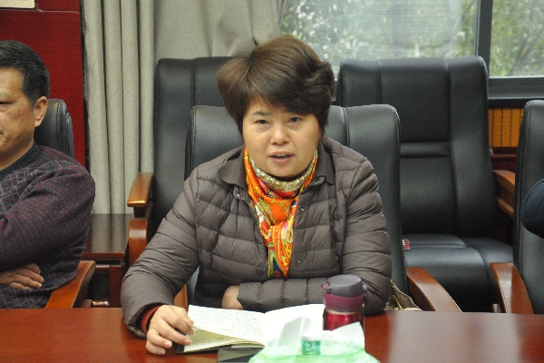 市人大常委会召开务虚会